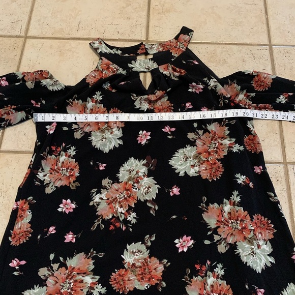 💜 AUW Black Floral Cold Shoulder Dress Size 1X - Picture 4 of 7